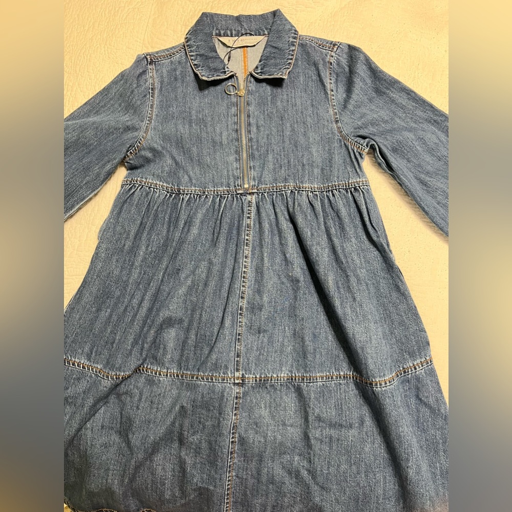 Women dress , a girl can also wear . US 4 . Denim .